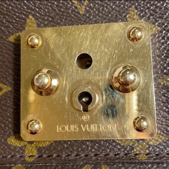 Louis Vuitton Monogram Monceau 26 - Picture 8 of 17